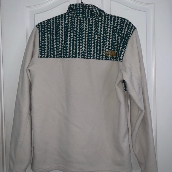 🌊 North face pullover sweater! - Picture 5 of 5